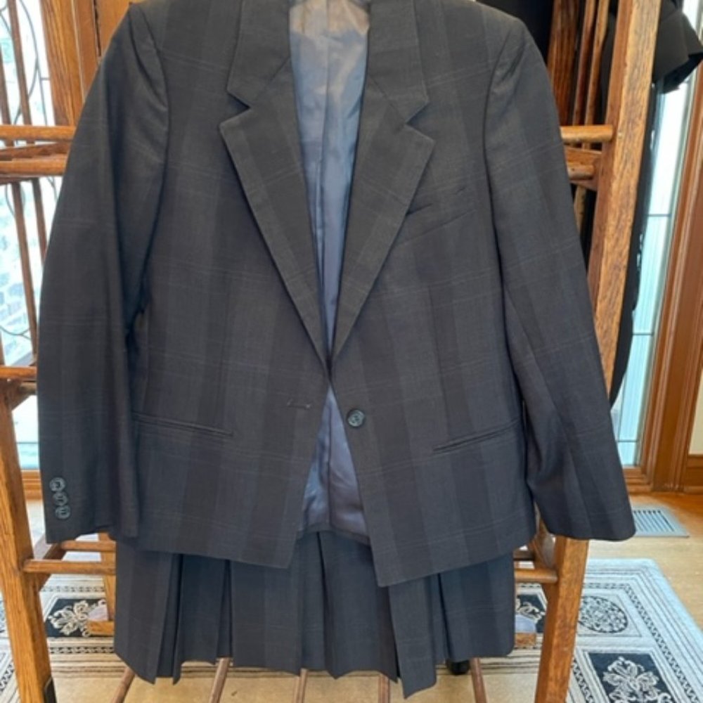 Lightweight Herringbone Suit